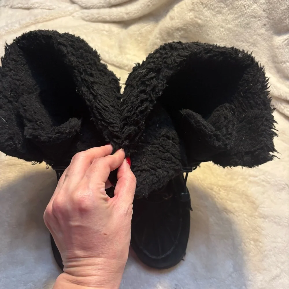 BearPaw Boots Size 9 Black Suede Leather Wool Lining Kirkwood Lace-Up Winter